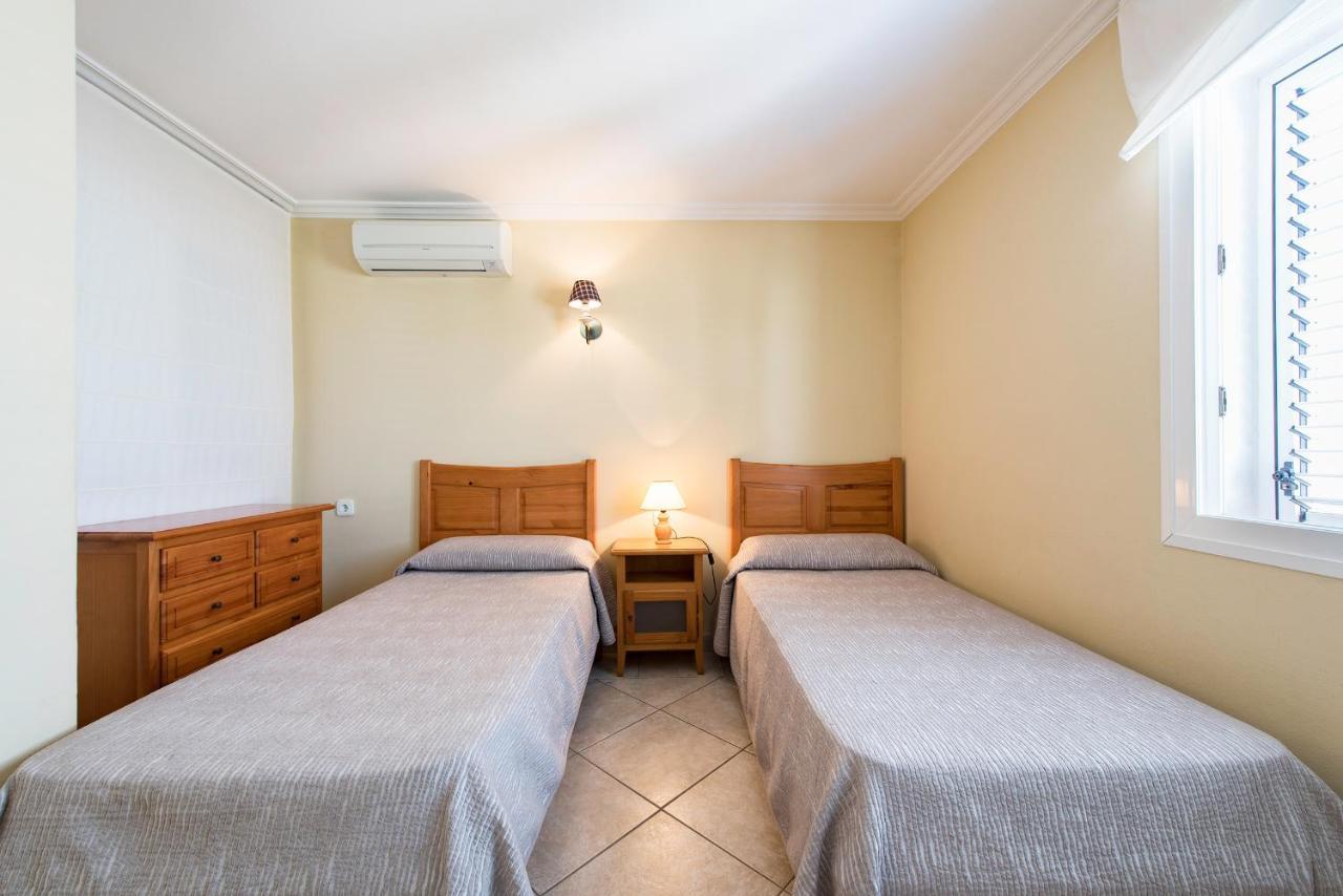 Apartamentos Es Cane Es Cana Esterno foto